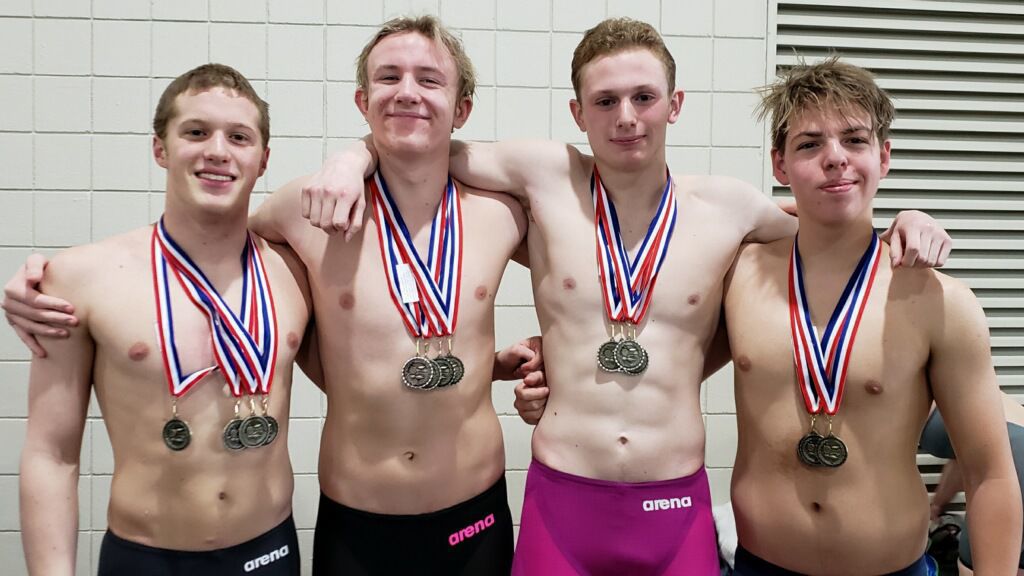 Roseburg boys relay team